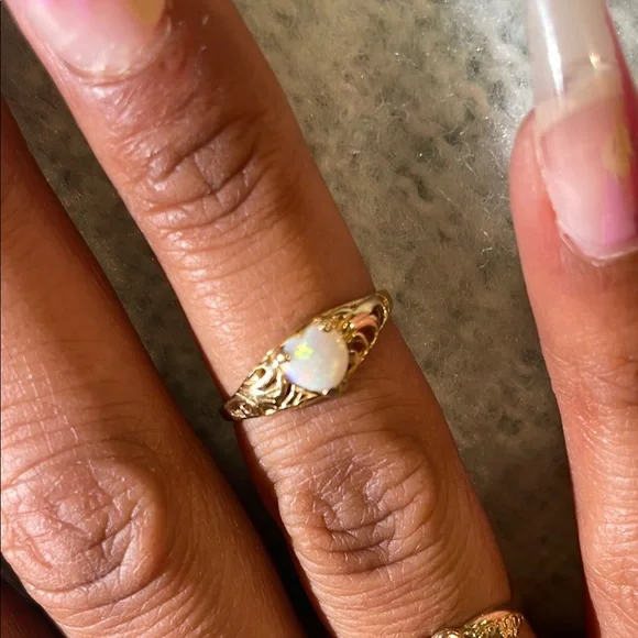 10k Solid Yellow Gold Opal Heart Ring - Picture 2 of 7
